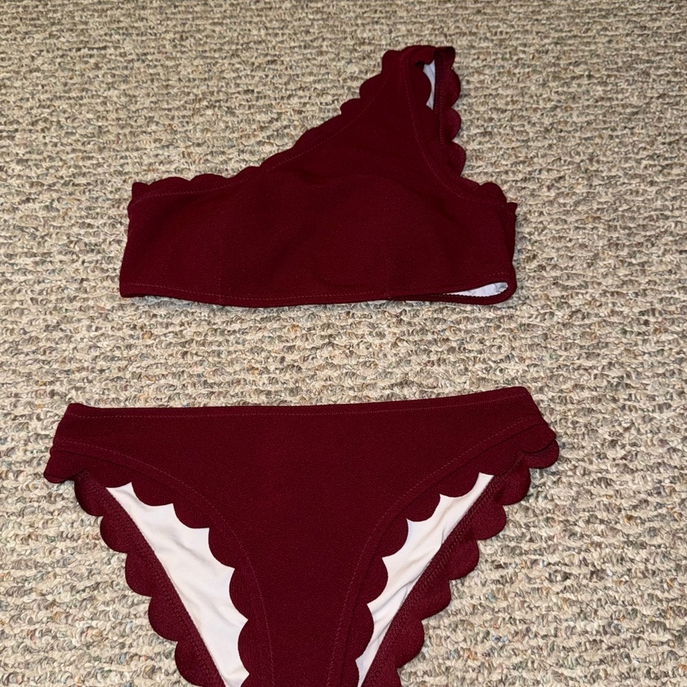 Cupshe Burgundy Scalloped Bikini